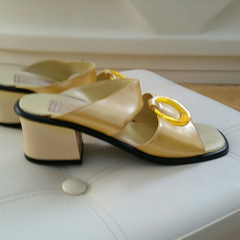 Esprit yellow sandal - Picture 4 of 7